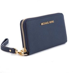 Michael Kors Jet Set Wristlet